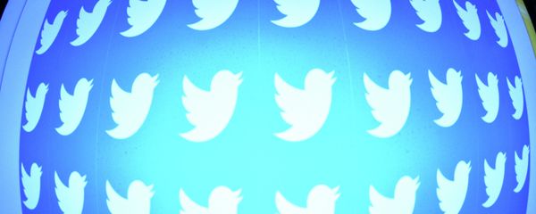 Страница сайта Twitter в окне браузера компьютера. Архивное фото - Sputnik Азербайджан