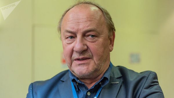 Польский писатель Януш Вишневский - Sputnik Азербайджан