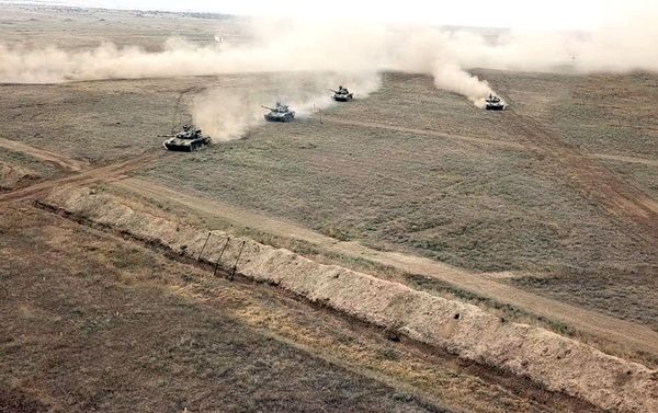 В ходе широкомасштабных учений проведены боевые стрельбы - Sputnik Азербайджан