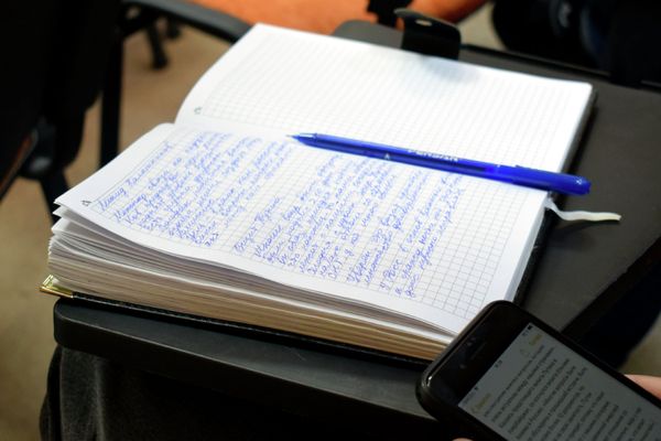 Глава комитета Государственной думы по делам СНГ, евразийской интеграции и связям с соотечественниками Леонид Калашников в Мультимедийном пресс-центре Sputnik Азербайджан - Sputnik Азербайджан