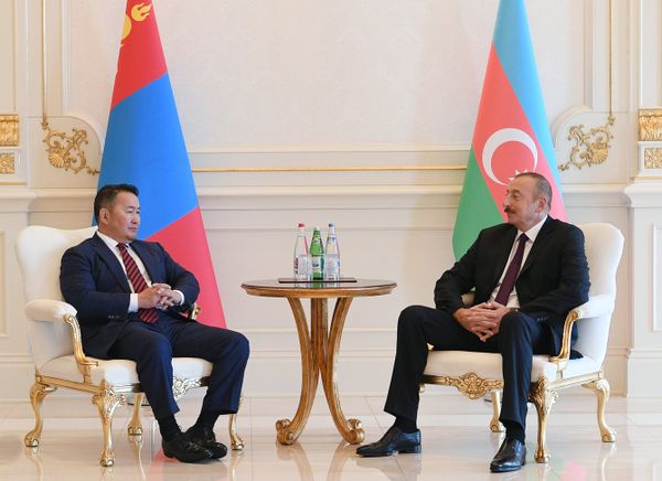 Президенты Aзербайджана и Монголии Ильхам Алиев и Халтмаагийн Баттулги во время встречи. Баку, 24 сентября 2018 года  - Sputnik Азербайджан
