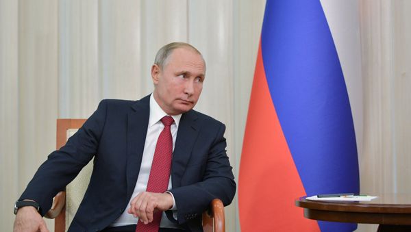 Rusiya prezidenti Vladimir Putin Azərbaycan prezidenti İlham Əliyevlə təkbətək görüş zamanı. Bakı, 27 sentyabr 2018-ci il - Sputnik Азербайджан