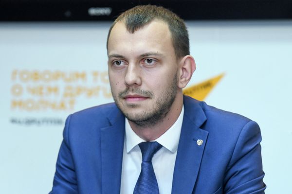 Антон Бредихин — кандидат исторических наук, научный руководитель АНО социально-экономического и политического консалтинга Центр этнических и международных исследований - Sputnik Азербайджан