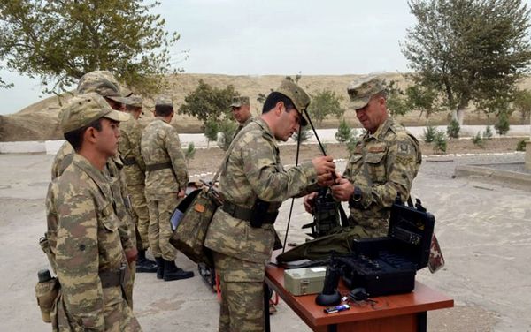 В Войсках Химической Защиты организован перевод специальной техники к эксплуатации в осенне-зимнем периоде - Sputnik Азербайджан