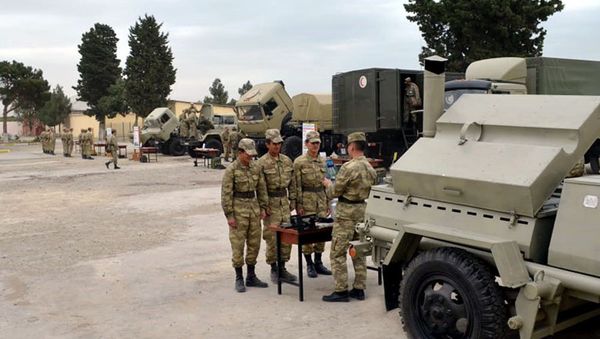 В Войсках Химической Защиты организован перевод специальной техники к эксплуатации в осенне-зимнем периоде - Sputnik Азербайджан