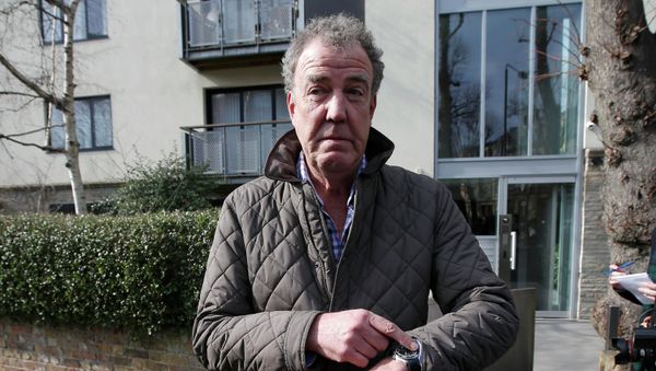 Television presenter Jeremy Clarkson leaves an address in London, March 11, 2015 - Sputnik Азербайджан