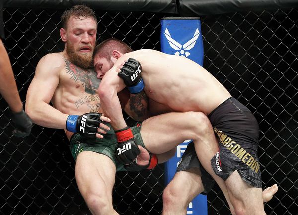 Бой Хабиба Нурмагомедова против Конора Макгрегора за титул чемпиона UFC в легком весе - Sputnik Азербайджан