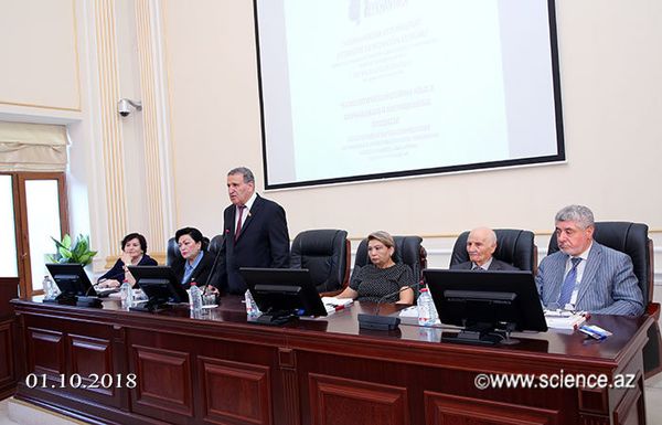 Первый день международной научной конференции Палеолитическая стоянка Азых в Азербайджане и миграционные процессы. Баку, 1 октября 2018 года - Sputnik Азербайджан