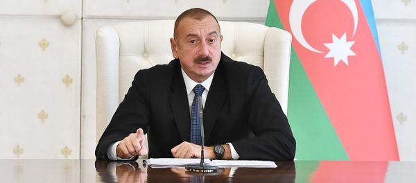 Под председательством Президента Ильхама Алиева состоялось заседание Кабинета Министров, посвященное итогам социально-экономического развития за девять месяцев 2018 года и предстоящим задачам - Sputnik Азербайджан