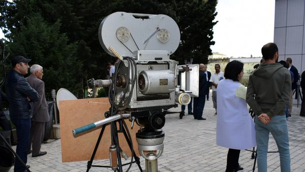Ретро выставка кинотехники под названием Голоса из прошлого - Sputnik Азербайджан