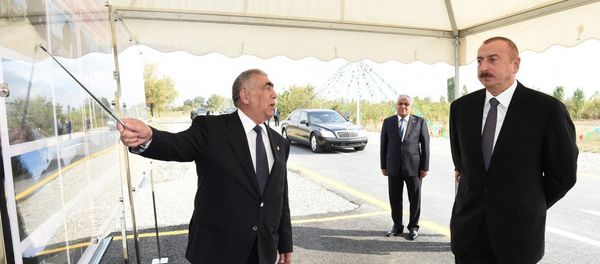 В Губе состоялось открытие автомобильной дороги Идрисгышлаг-Гасымгышлаг-Хасполад-Заргава-Асперести-Чайгышлаг - Sputnik Азербайджан