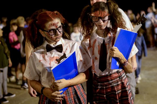 Участницы мероприятия Zombie Walk в городе Сиджес, Испания - Sputnik Азербайджан