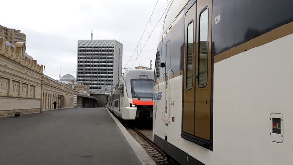 Поезда Stadler на Бакинском железнодорожном вокзале, фото из архива - Sputnik Азербайджан