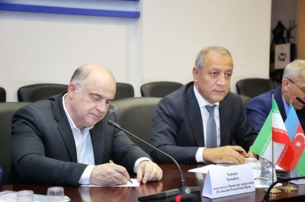 Заседание трехсторонней рабочей группы по соединению энергосистем Азербайджана, России и Ирана - Sputnik Азербайджан