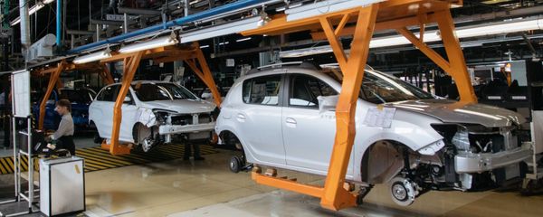 Сборка легковых автомобилей, фото из архива - Sputnik Азербайджан