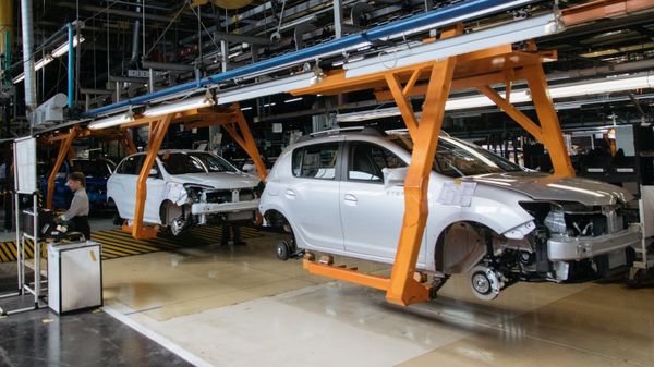 Сборка легковых автомобилей, фото из архива - Sputnik Азербайджан