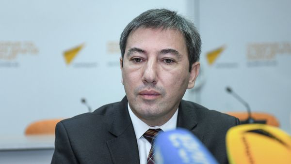 Модератор — политолог Ильгар Велизаде - Sputnik Азербайджан