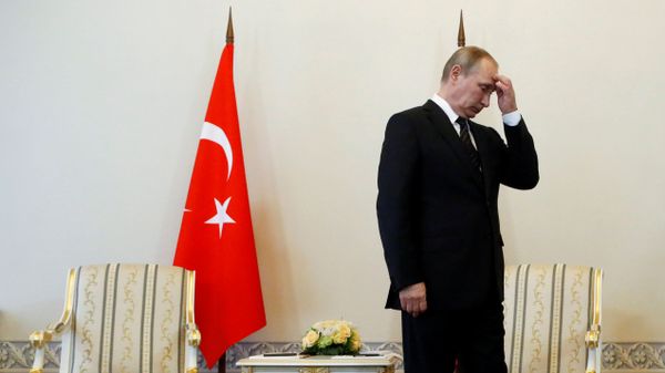 Президент России Владимир Путин на встрече с президентом Турции Реджепом Тайипом Эрдоганом в Санкт-Петербурге  - Sputnik Азербайджан
