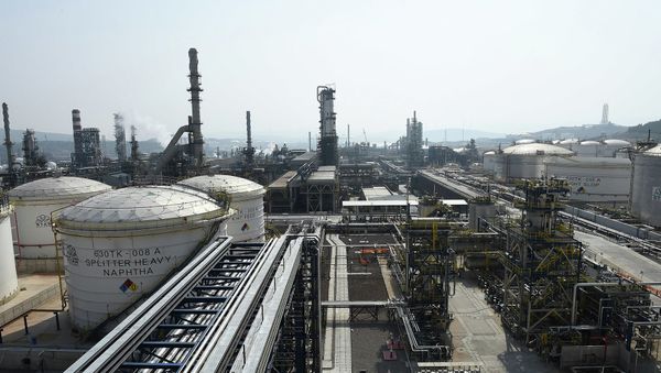 Нефтеперерабатывающий завод Star в Измире, Турция - Sputnik Азербайджан