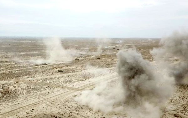 Воинское объединение провело учения с боевой стрельбой - Sputnik Азербайджан