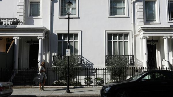 Адрес, указанный в списке, принадлежащих Замире Гаджиевой, жене бывшего председателя крупнейшего банка Азербайджана, в Лондоне 10 октября 2018 года - Sputnik Азербайджан