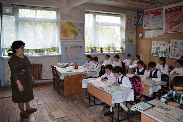 Mirzə Fətəli Axundov adına 1 saylı tam orta məktəb - Sputnik Азербайджан