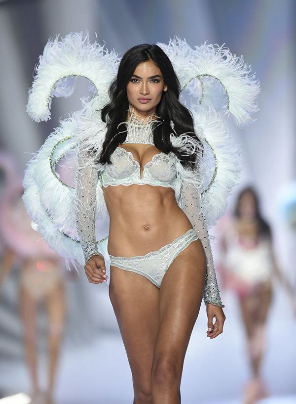 Показ Victoria’s Secret в Нью-Йорке - Sputnik Азербайджан