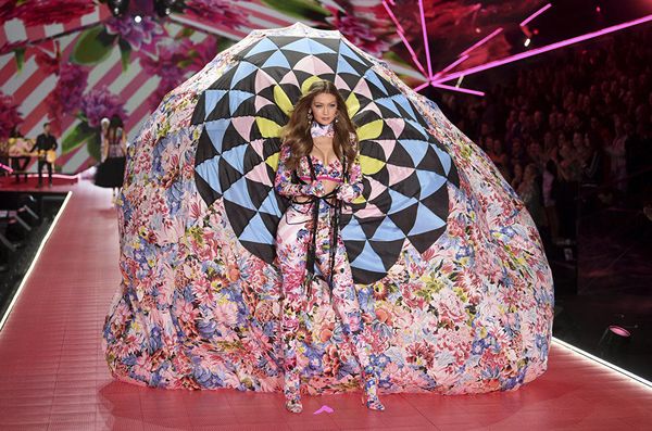 Показ Victoria’s Secret в Нью-Йорке - Sputnik Азербайджан