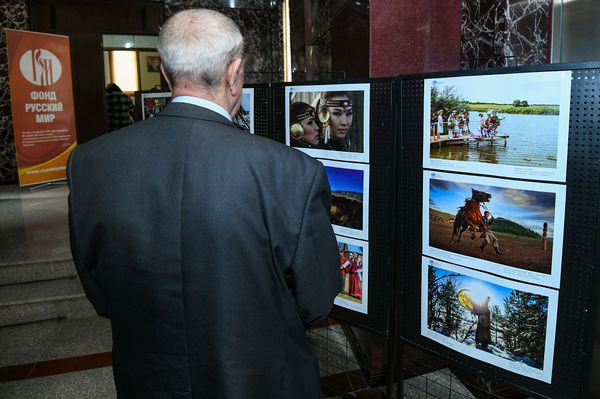 В Баку состоялся Географический диктант, организованный Русским географическим обществом - Sputnik Азербайджан