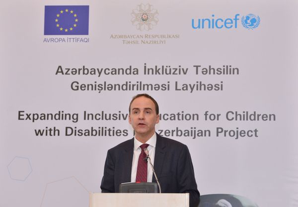 Глава представительства UNICEF в Азербайджане Эдвард Карварди - Sputnik Азербайджан