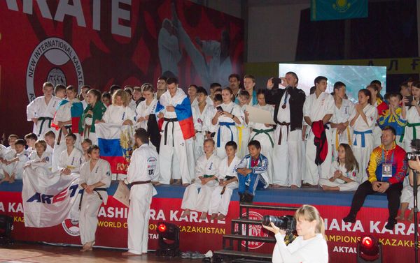 Азербайджанские каратисты стали победителями чемпионата мира по карате Ашихара, который прошел в Казахстанском городе Актау - Sputnik Азербайджан