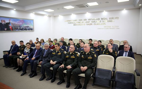 Встреча экспертов Азербайджана и Италии по военно-гражданскому сотрудничеству - Sputnik Азербайджан