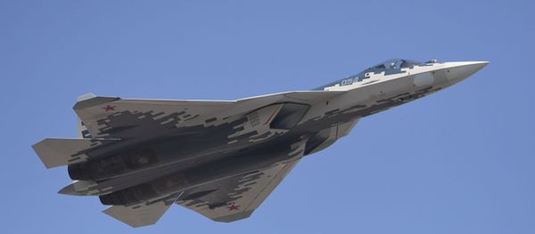 Многофункциональный истребитель Су-57 - Sputnik Азербайджан