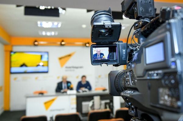 Видеомост Баку-Минск в  мультимедийном пресс-центре Sputnik Азербайджан - Sputnik Азербайджан