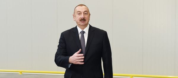 Президент Ильхам Алиев на встрече с представителями коллективов предприятий Сумгаитского Химического Промышленного Парка  - Sputnik Азербайджан