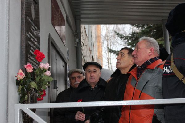 В Ижевске прошло открытие мемориальной доски участковому-азербайджанцу - Sputnik Азербайджан