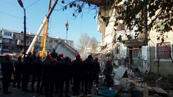 Gəncədə yaşayış binasında partlayış - Sputnik Азербайджан