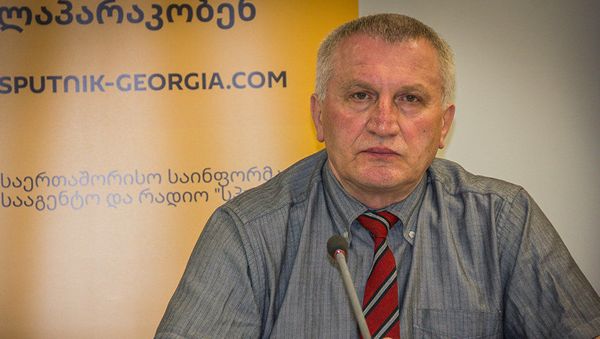 Эксперт по экономическим вопросам Демур Гиорхелидзе - Sputnik Азербайджан