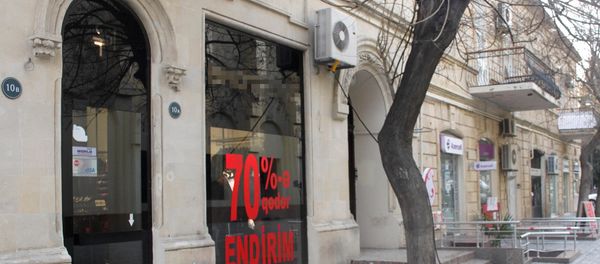 Şəhərin geyim dükanında 70% endirimlər - Sputnik Азербайджан