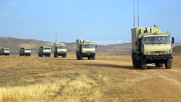 Артиллеристы Отдельной общевойсковой армии участвуют в состязаниях на звание Лучший реактивный артиллерийский дивизион Артиллеристы Отдельной общевойсковой армии участвуют в состязаниях на звание Лучший реактивный артиллерийский дивизион - Sputnik Азербайджан