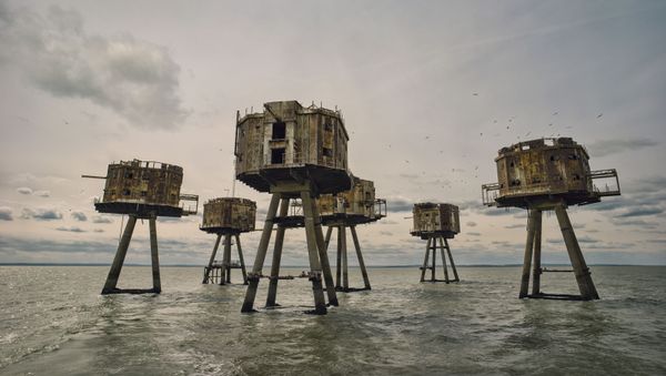 Снимок памятника Red Sands Sea Forts, Thames Estuary фотографа Mark Edwards, ставший победителем в категории English History конкурса Historic Photographer of The Year 2018  - Sputnik Азербайджан