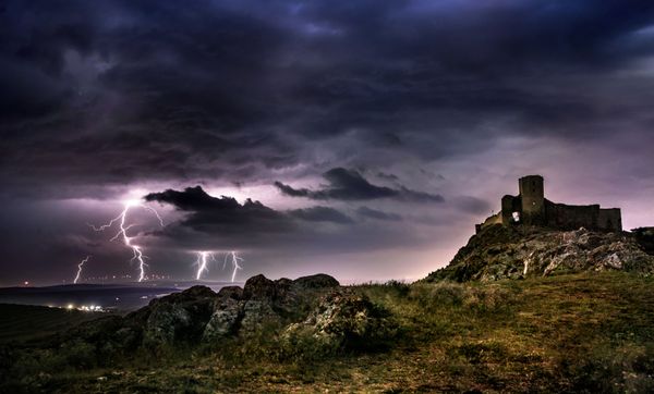 Снимок крепости Enisala в Румынии фотографа Diana Buzoianu, попавший в шортлист конкурса Historic Photographer of The Year 2018 - Sputnik Азербайджан