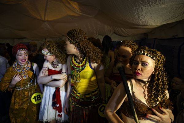 Первый  в мире конкурс красоты для альбиносов Mr. & Miss Albinism East Africa в Кении - Sputnik Азербайджан