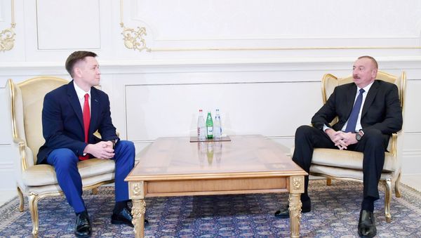 Ильхам Алиев принял министра цифрового развития, связи и массовых коммуникаций России - Sputnik Азербайджан