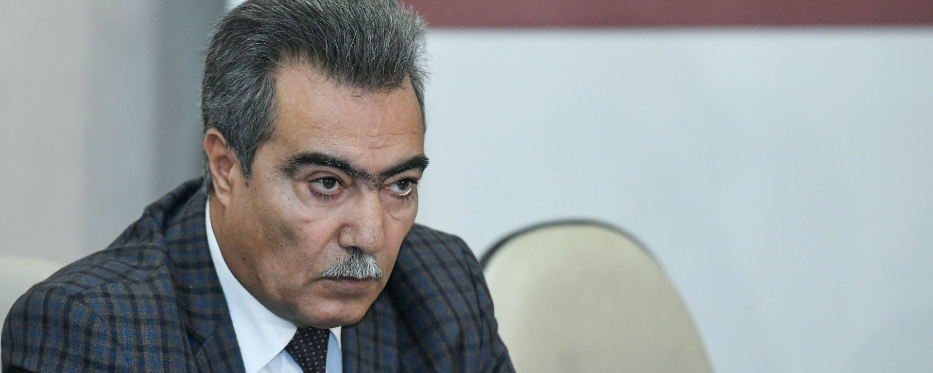 Kütləvi İnformasiya Vasitələrinin İnkişafına Dövlət Dəstəyi Fondunun sədri Vüqar Səfərli - Sputnik Азербайджан, 1920, 14.01.2021