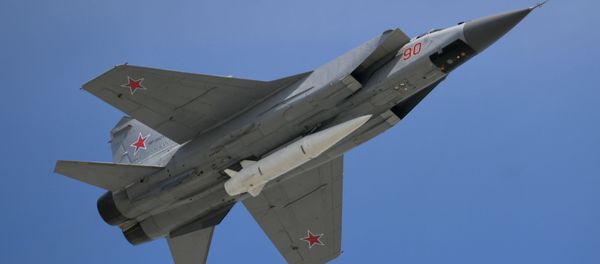 Многоцелевой истребитель с гиперзвуковой ракетой - Sputnik Азербайджан