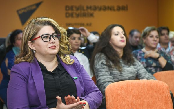 Пресс-конференция на тему Решение проблем женщин-инвалидов в Азербайджане - Sputnik Азербайджан