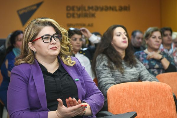 Пресс-конференция на тему Решение проблем женщин-инвалидов в Азербайджане - Sputnik Азербайджан
