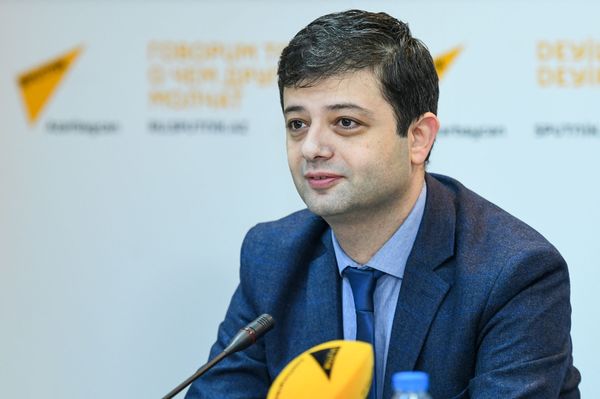 Вугар Зифероглу, декан факультета журналистики БГУ - Sputnik Азербайджан