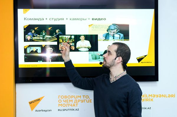 Руководитель проектов в области онлайн и новых медиа в медиагруппе Россия сегодня Михаил Конрад - Sputnik Азербайджан